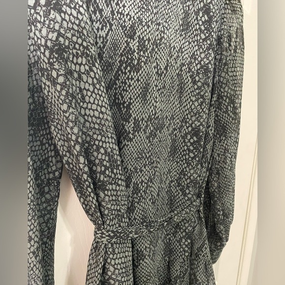 Long sleeve snake print green dress - Picture 3 of 5